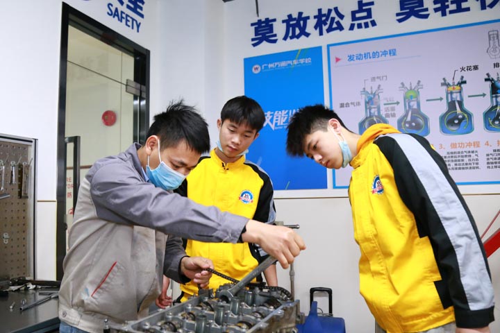 发动机拆装与启动